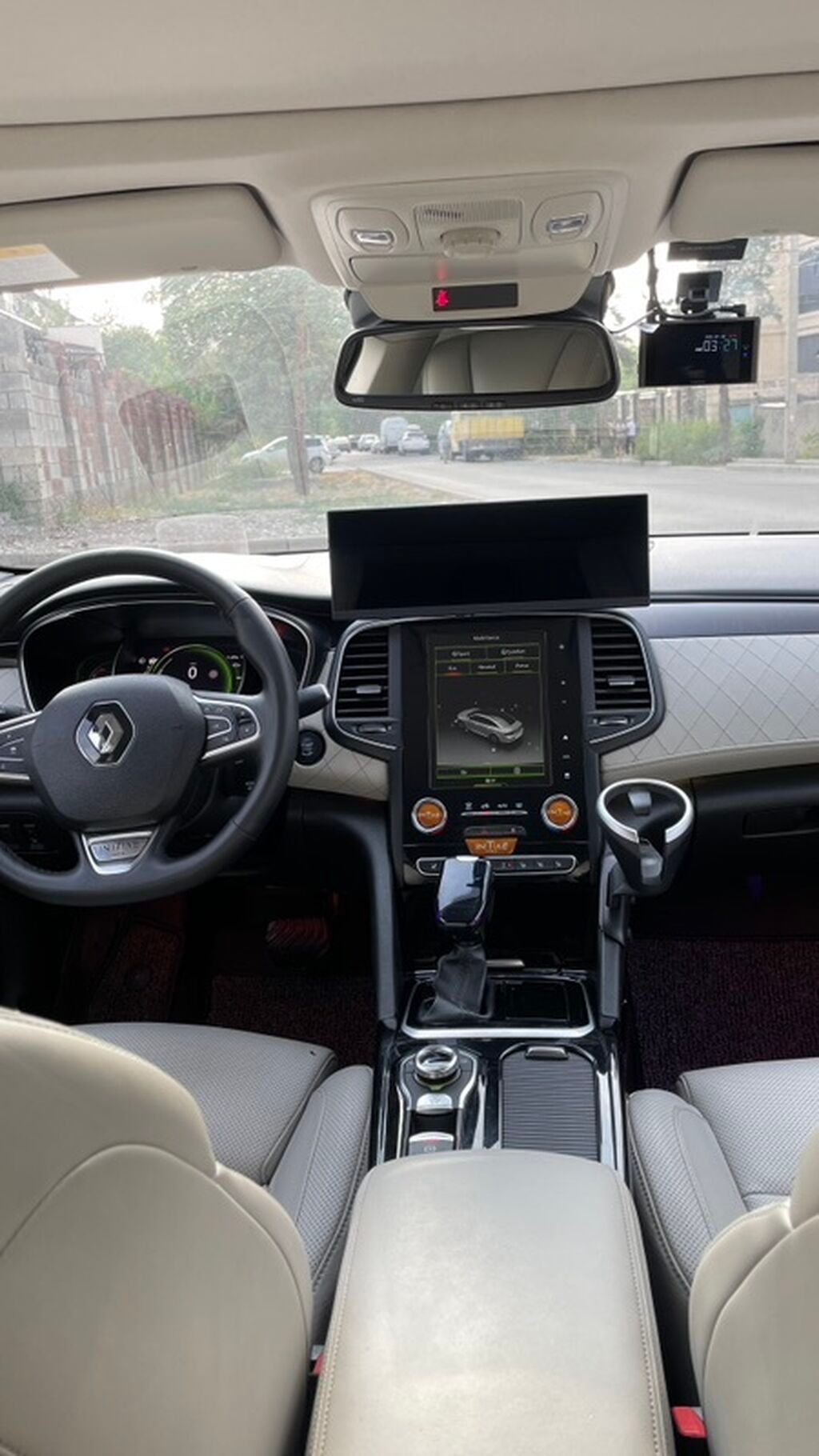 Renault SM6: 2018 г., 2 л, Автомат, Бензин, Седан: фото 3