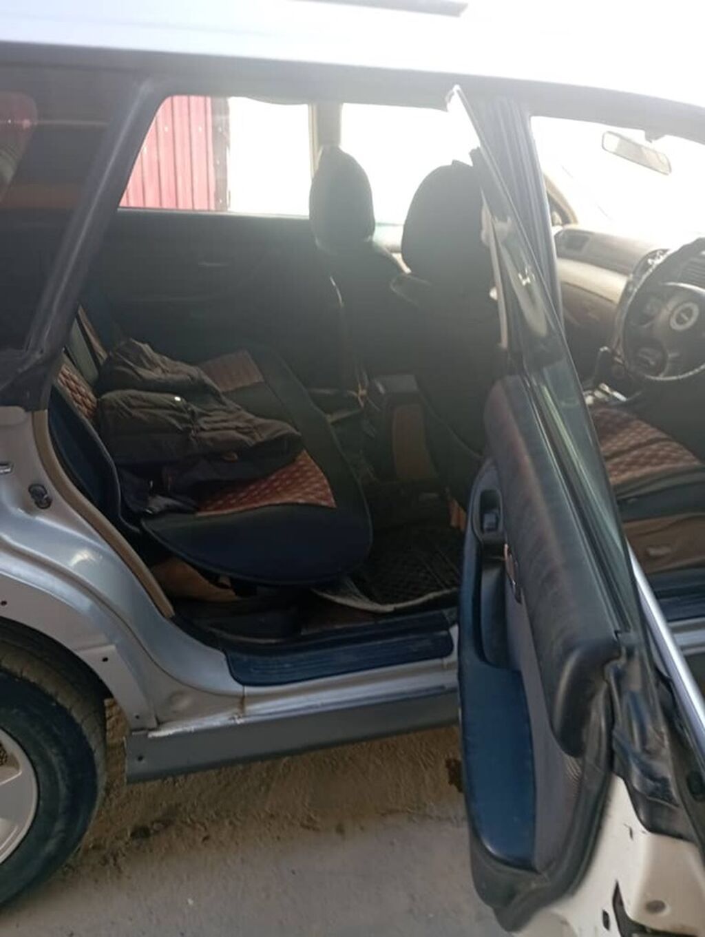 Subaru Legacy Lancaster: 2001 г., 3 л, Автомат, Бензин, Универсал: фото 4