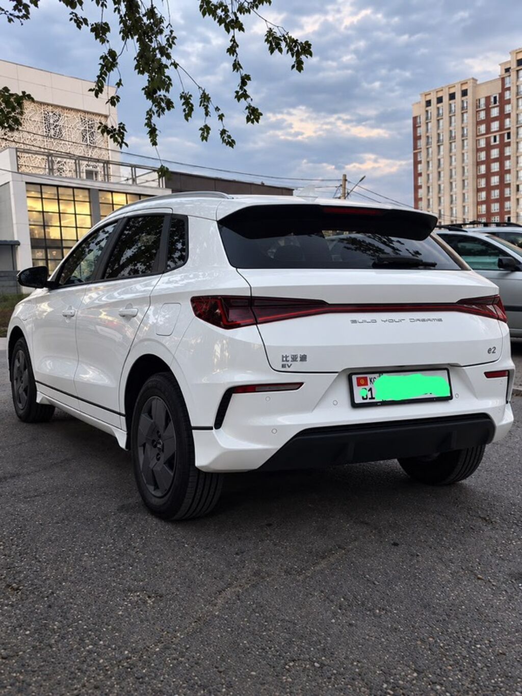 BYD E2: 2023 г., Электромобиль, Хэтчбэк: фото 2