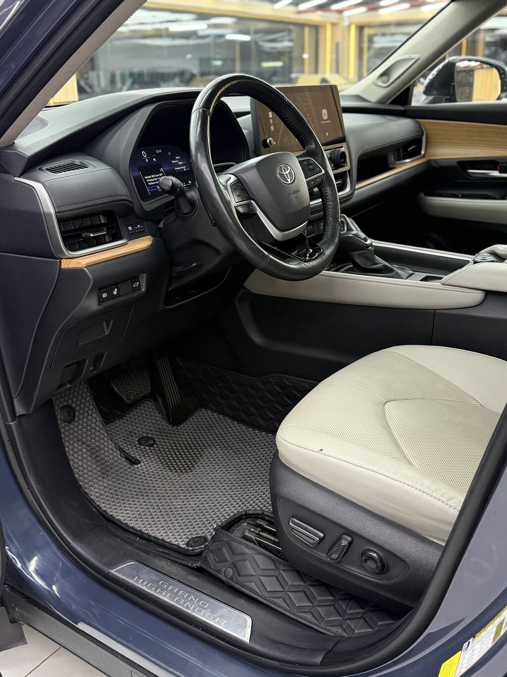 Toyota Grand Highlander: 2024 г., 2.4 л, Автомат, Бензин, Внедорожник: фото 8