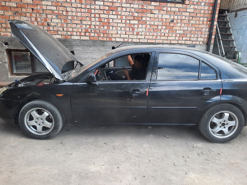 Ford Mondeo: 2002 г., 2 л, Механика, Газ, Седан: фото 4