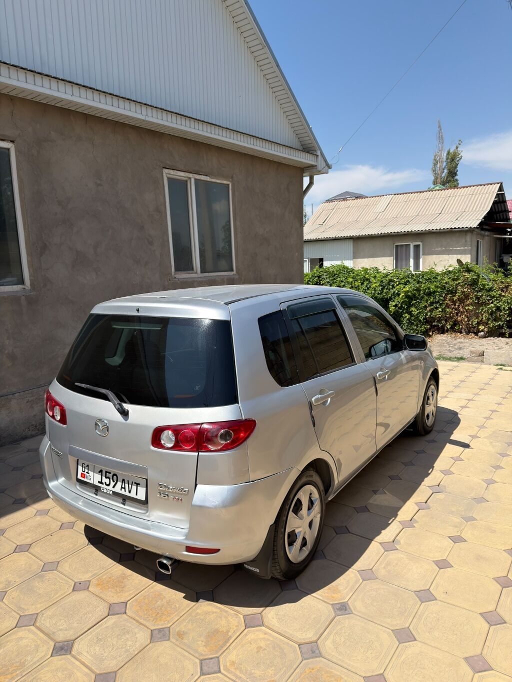 Mazda Demio: 2002 г., 1.5 л, Автомат, Бензин, Хэтчбэк: фото 2