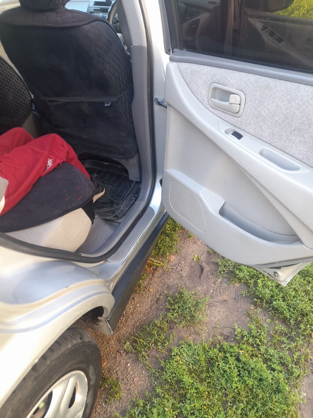 Nissan Almera Tino: 2000 г., 1.8 л, Автомат, Бензин, Минивэн: фото 5