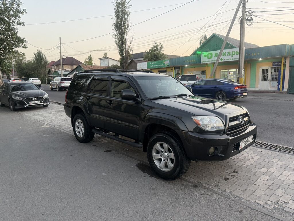 Toyota 4Runner: 2006 г., 4 л, Автомат, Бензин, Внедорожник: фото 3