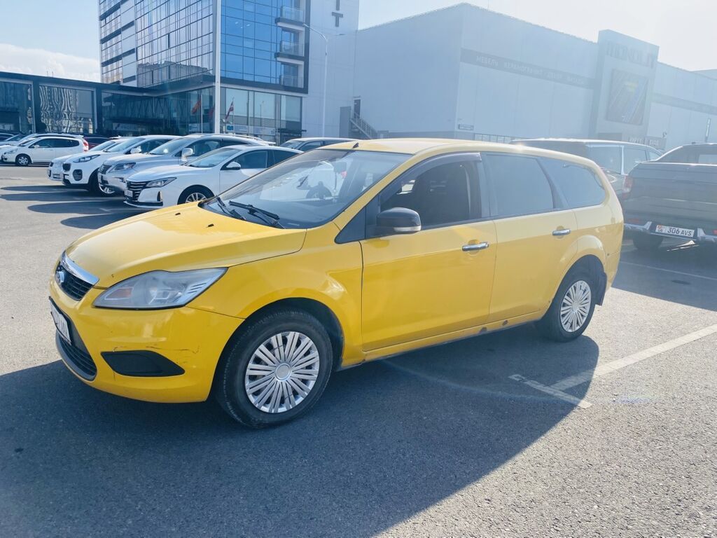 Ford Focus: 2011 г., 1.6 л, Механика, Бензин, Универсал: фото 1