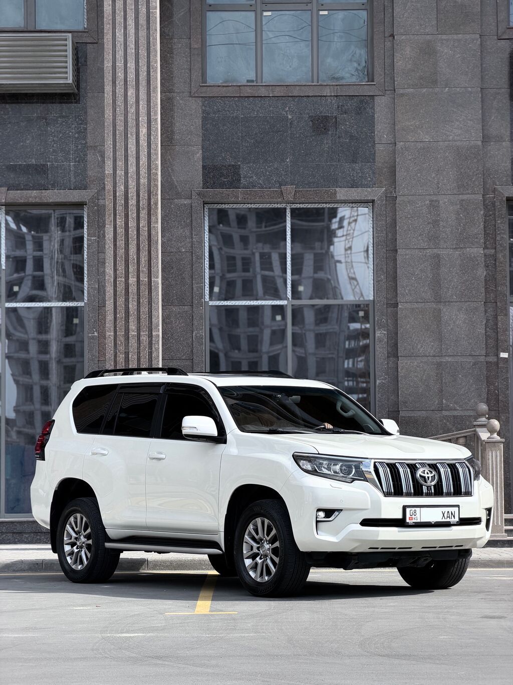Toyota Land Cruiser Prado: 2018 г., 4 л, Автомат, Бензин, Внедорожник: фото 3