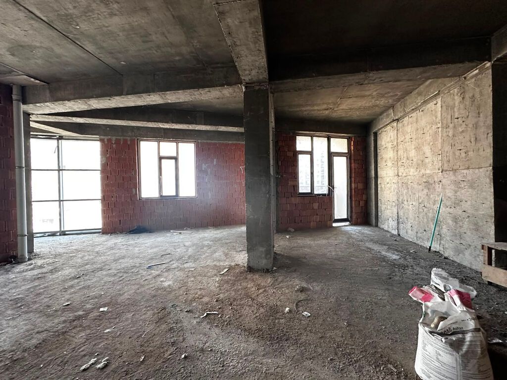 4 otaqlı, Yeni tikili, 218 kv. m