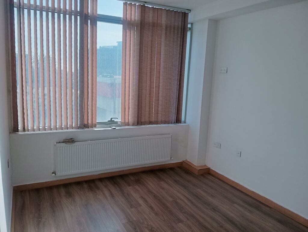 İcarəyə verilən ofis sahəsi. Babek pr 31, ağ şəhər ctiy park ilə