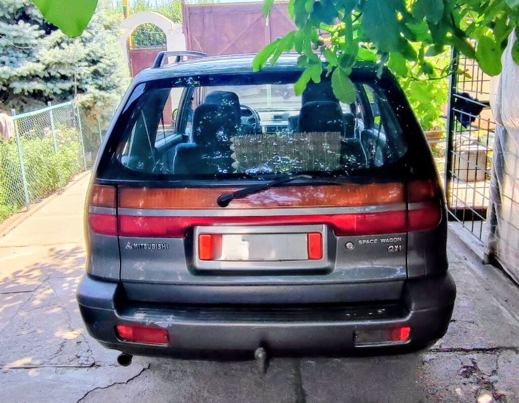 Mitsubishi Space Wagon: 1996 г., 2 л, Механика, Бензин, Минивэн: фото 2