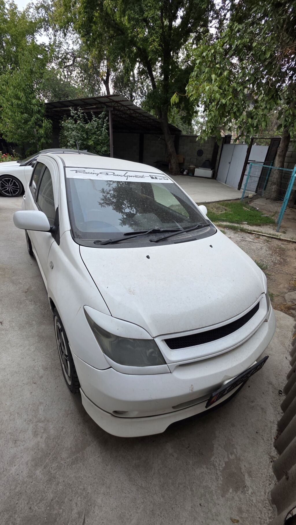 Toyota Ist: 2003 г., 1.5 л, Автомат, Бензин, Хэтчбэк: фото 3