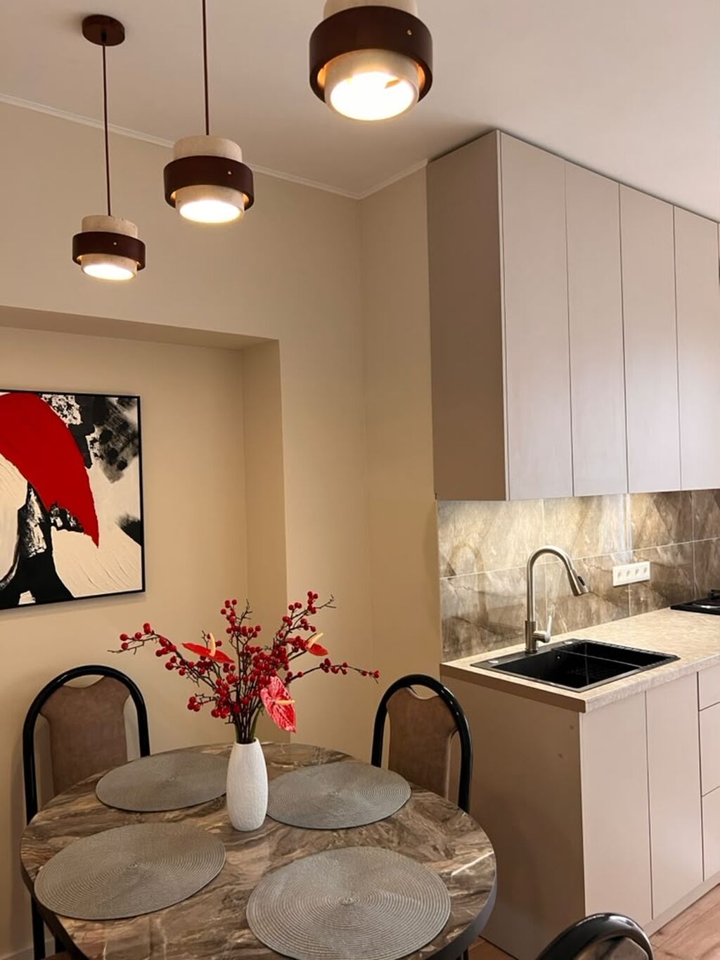 2 комнаты, 72 м², Асанбай мкр Элитка, 6 этаж, Дизайнерский ремонт: фото 1