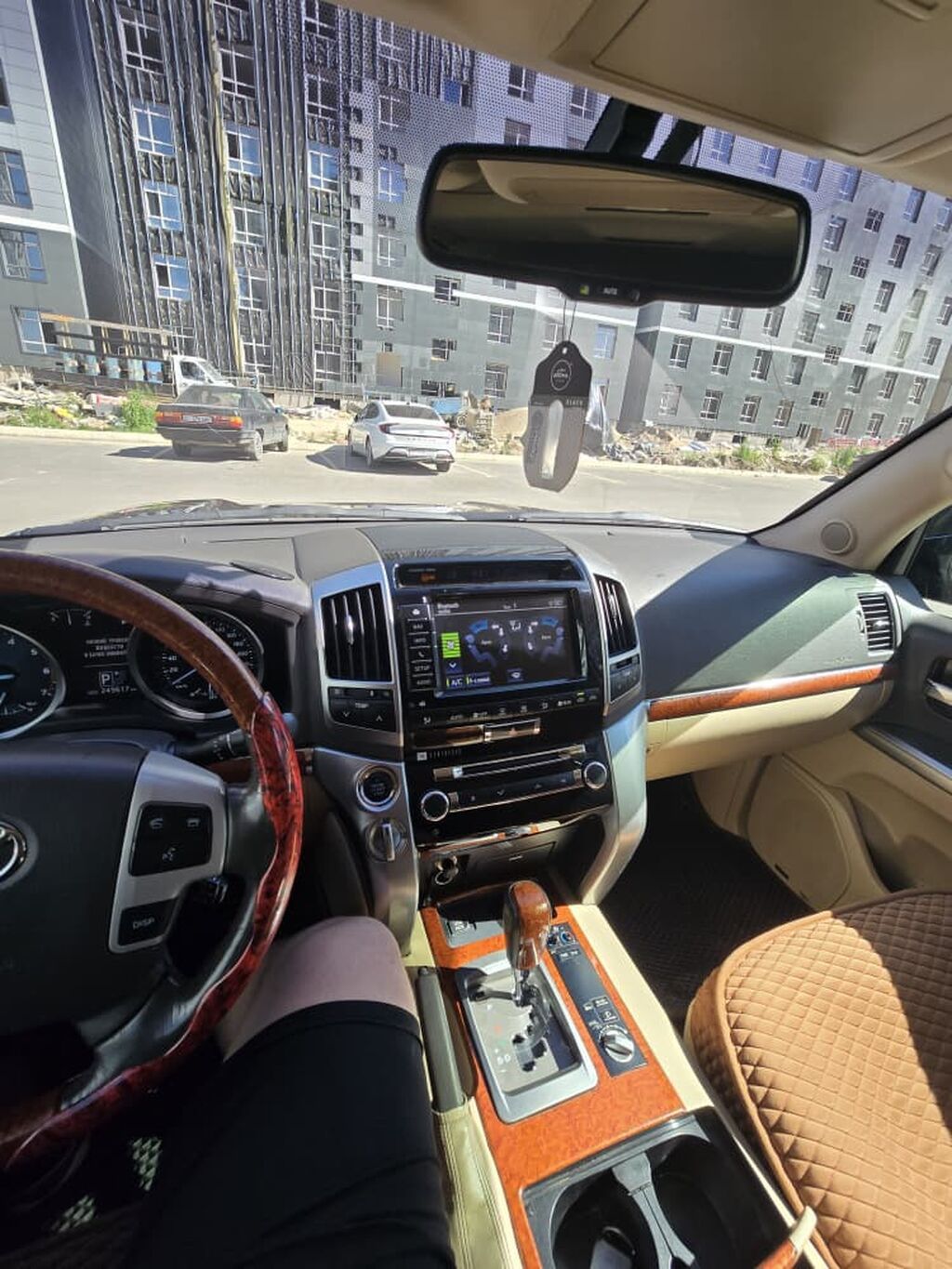 Toyota Land Cruiser: 2012 г., 4.6 л, Автомат, Газ, Внедорожник: фото 8