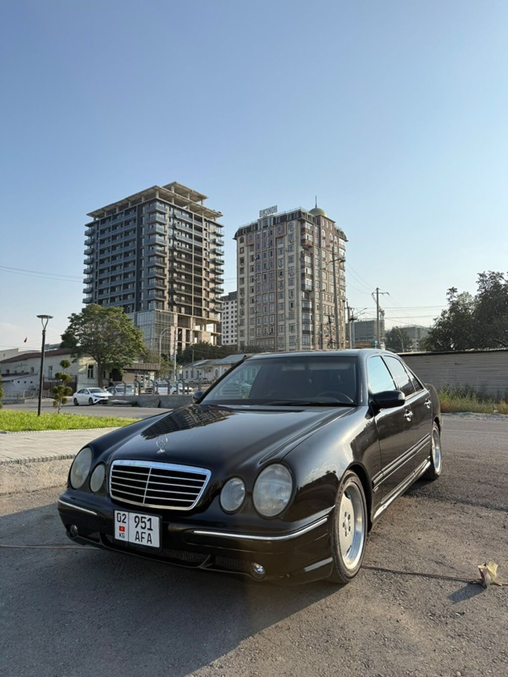 Mercedes-Benz E-Class: 2000 г., 3.2 л, Автомат, Газ, Седан: фото 1