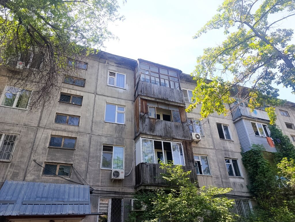 3 комнатная квартира этаж 4/4 не угловая 58 м2 + балкон собственник: фото 1
