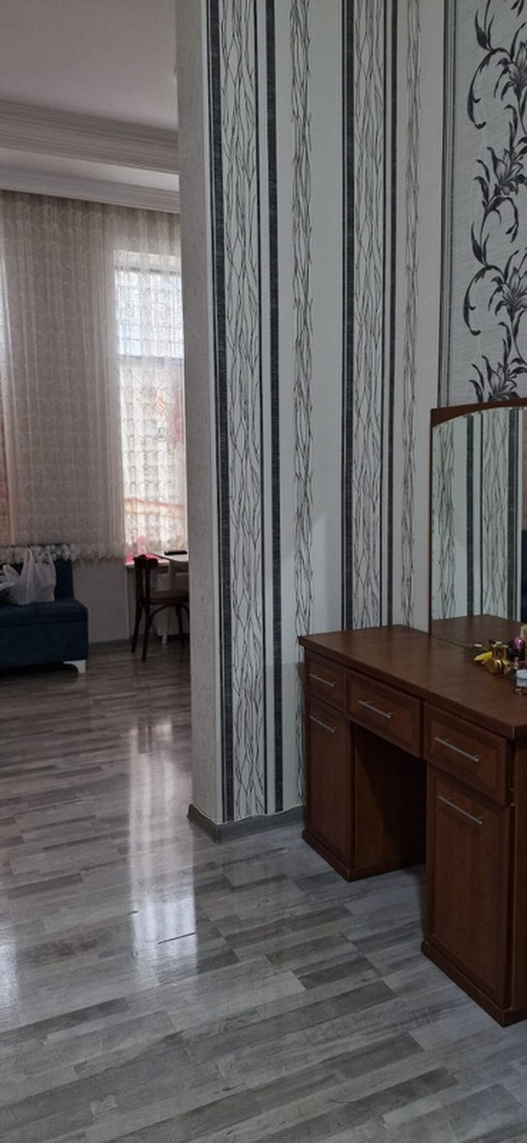 Təcili satılır!!! Obyekt: çoxmərtəbəli yaşayış binasında mənzil