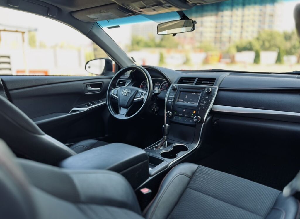 Toyota Camry: 2017 г., 2.5 л, Автомат, Бензин, Седан: фото 6
