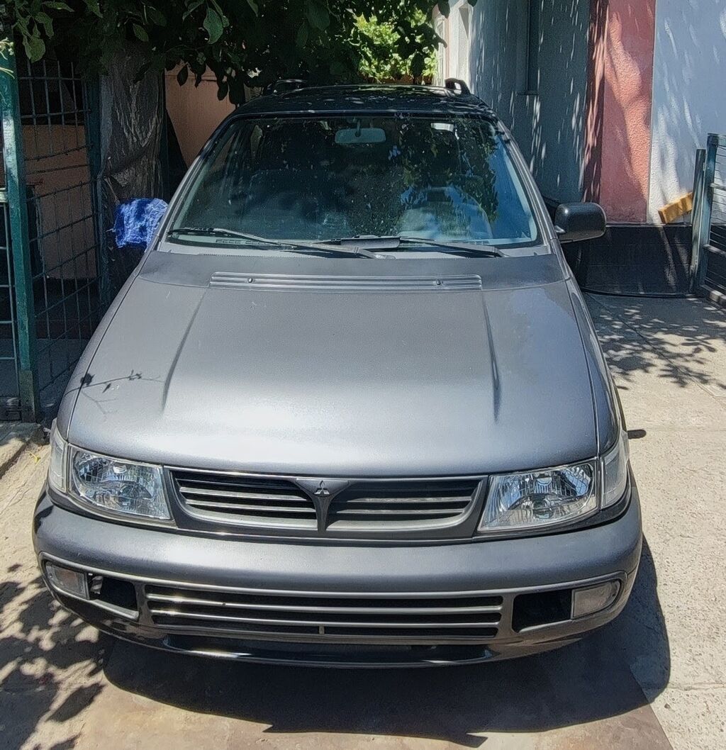 Mitsubishi Space Wagon: 1996 г., 2 л, Механика, Бензин, Минивэн: фото 1