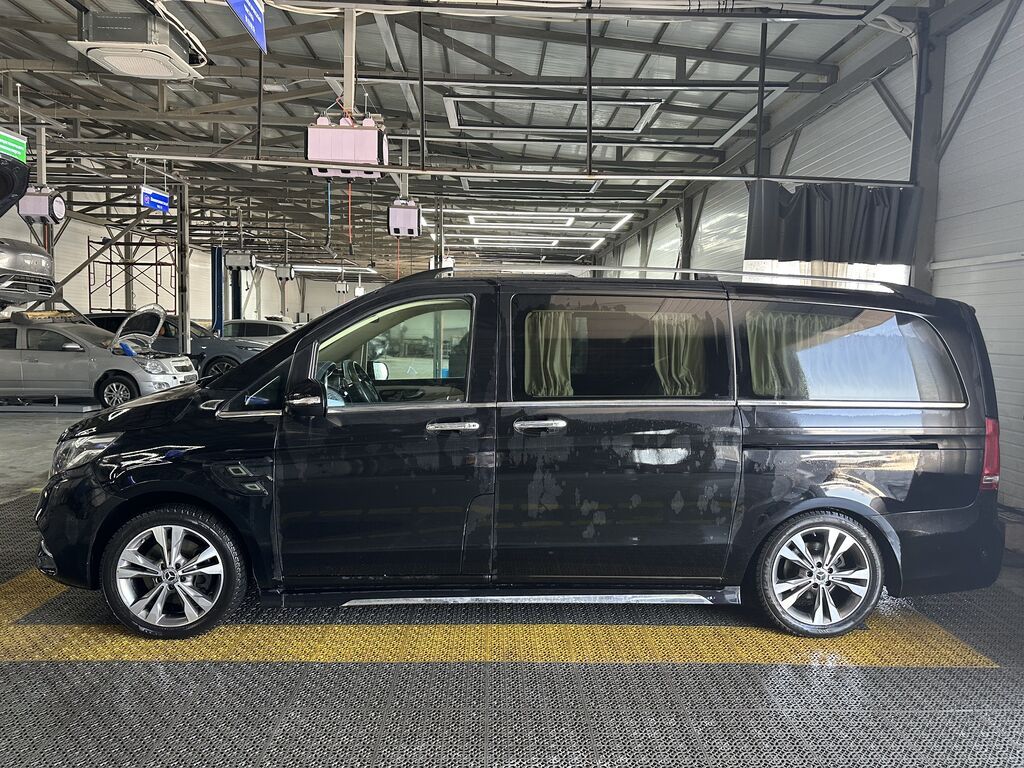 Mercedes-Benz V-Class: 2020 г., 2 л, Автомат, Бензин, Минивэн: фото 5