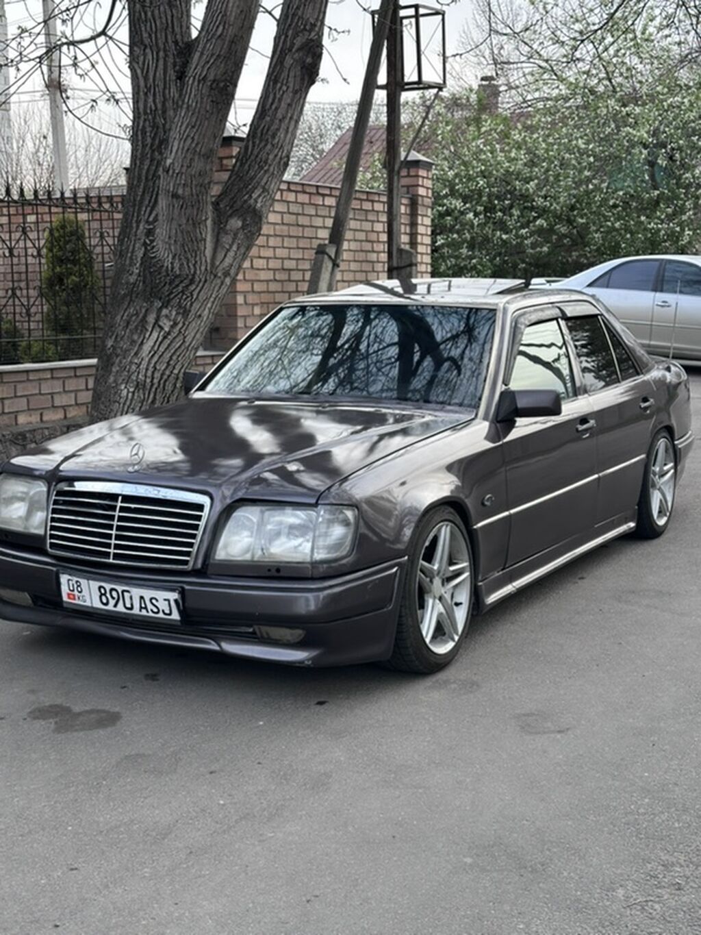 Mercedes-Benz W124: 1993 г., 2.2 л, Механика, Бензин, Седан: фото 2