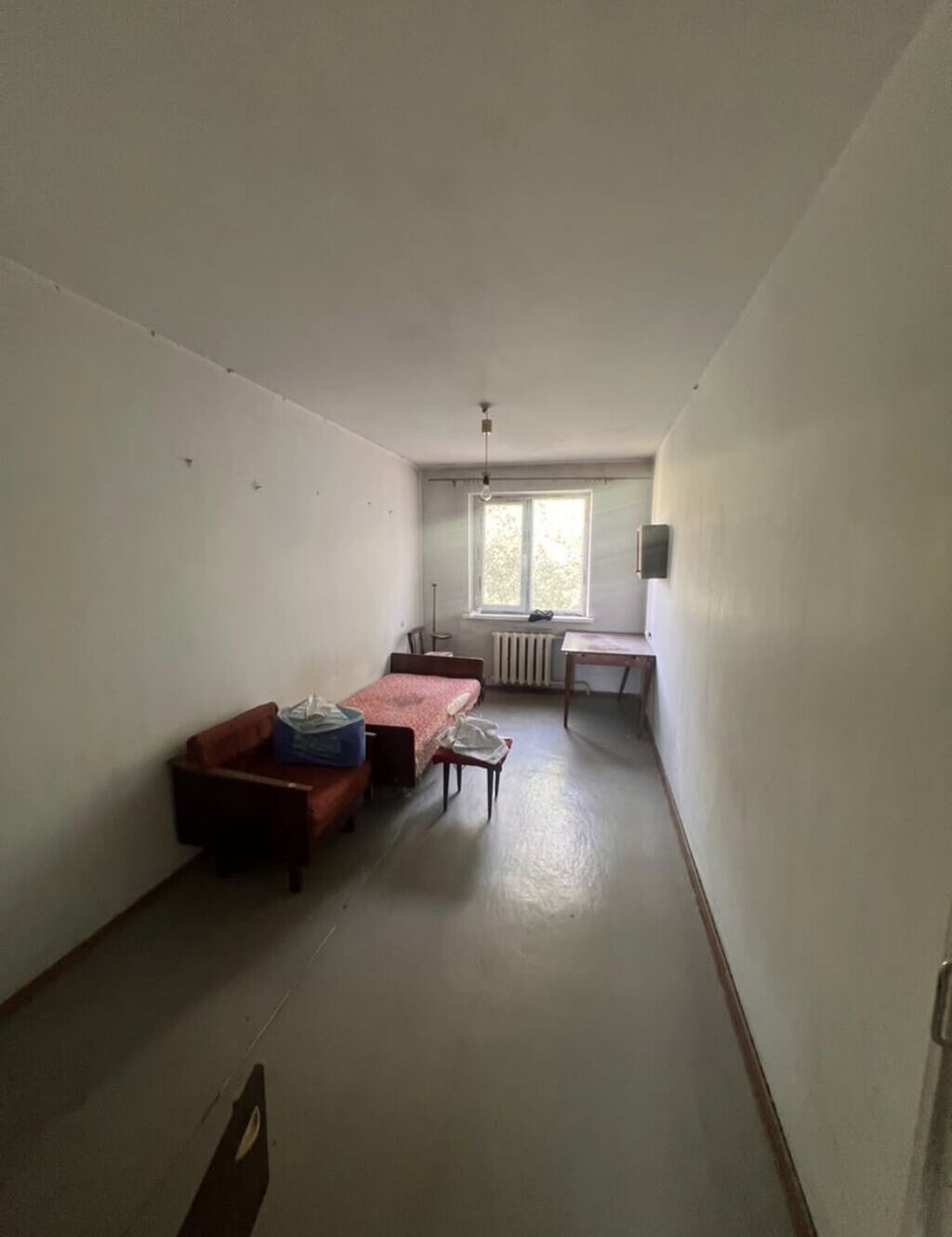 3 комнаты, 58 м², 6 мкр 104 серия, 4 этаж, Требуется ремонт: фото 1
