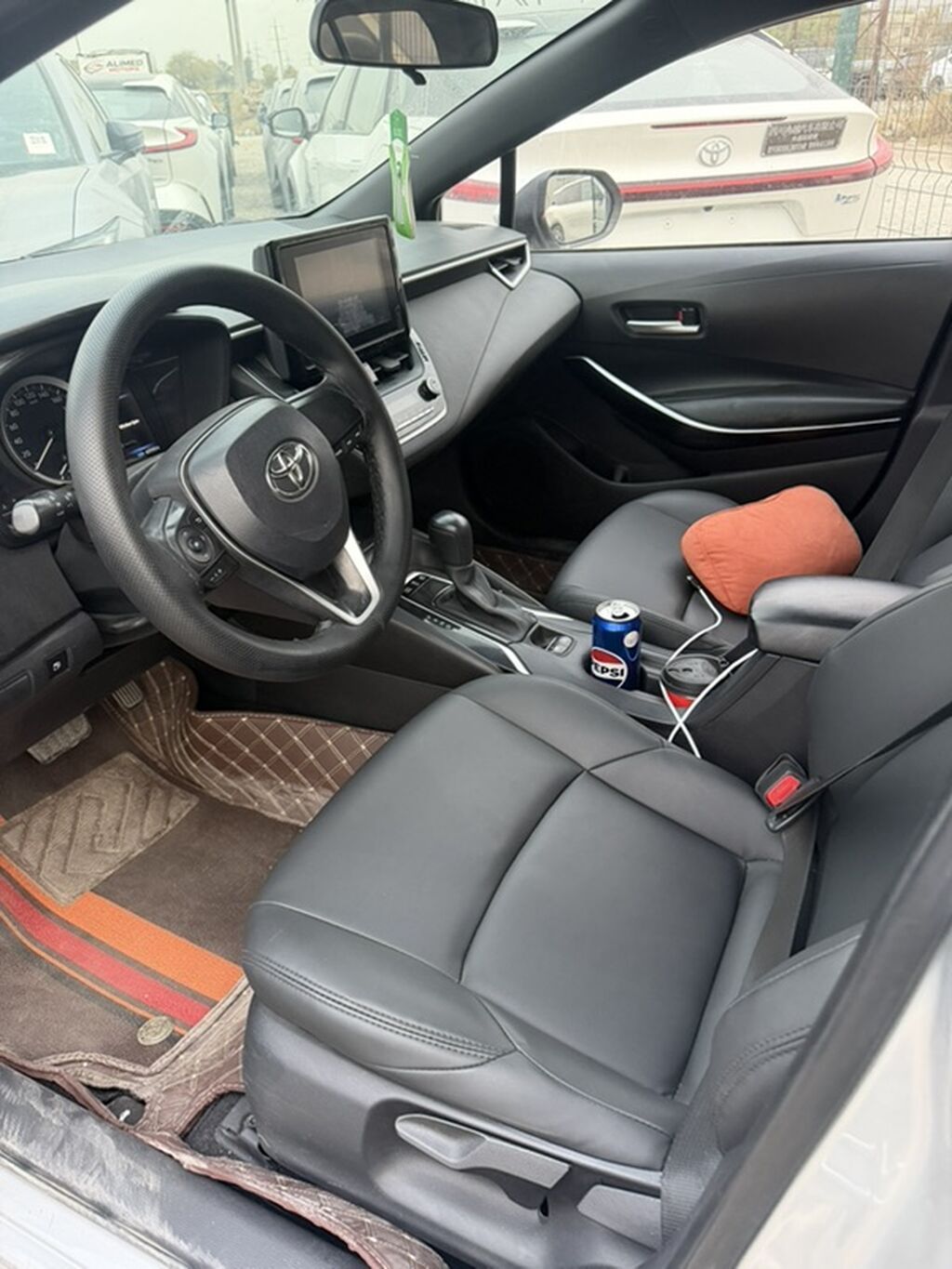 Toyota Corolla: 2020 г., 1.8 л, Вариатор, Гибрид, Седан: фото 6