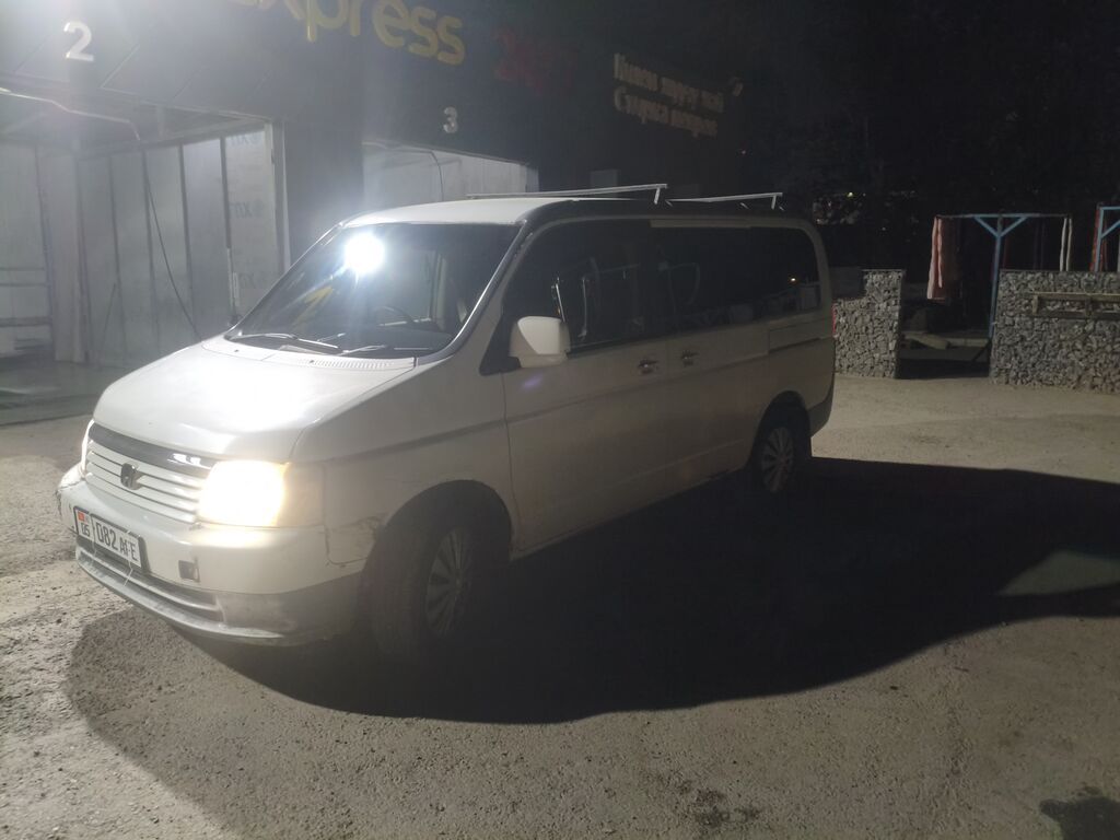 Honda Stepwgn: 2002 г., 2 л, Автомат, Бензин, Минивэн: фото 3