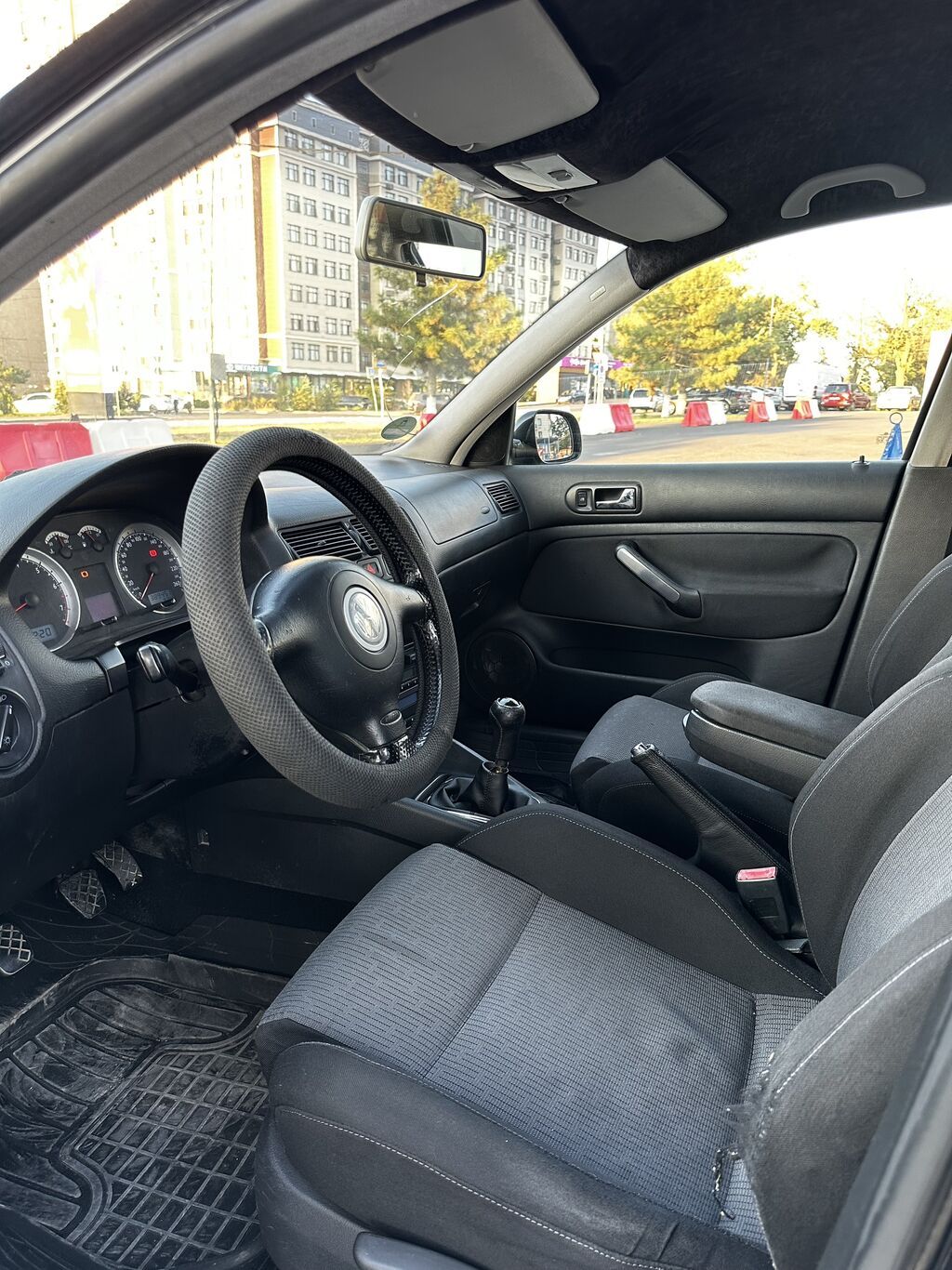 Volkswagen Golf: 2003 г., 1.6 л, Механика, Бензин, Хэтчбэк: фото 7