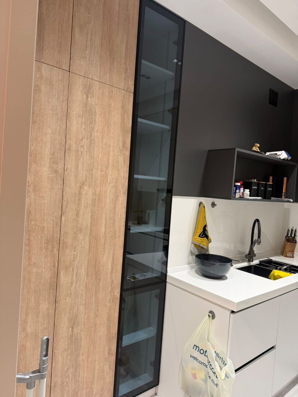 Deluxe Residence – Ceyhun Hacıbəyli küçəsi | 28 May metrosu | 2 Otaqlı