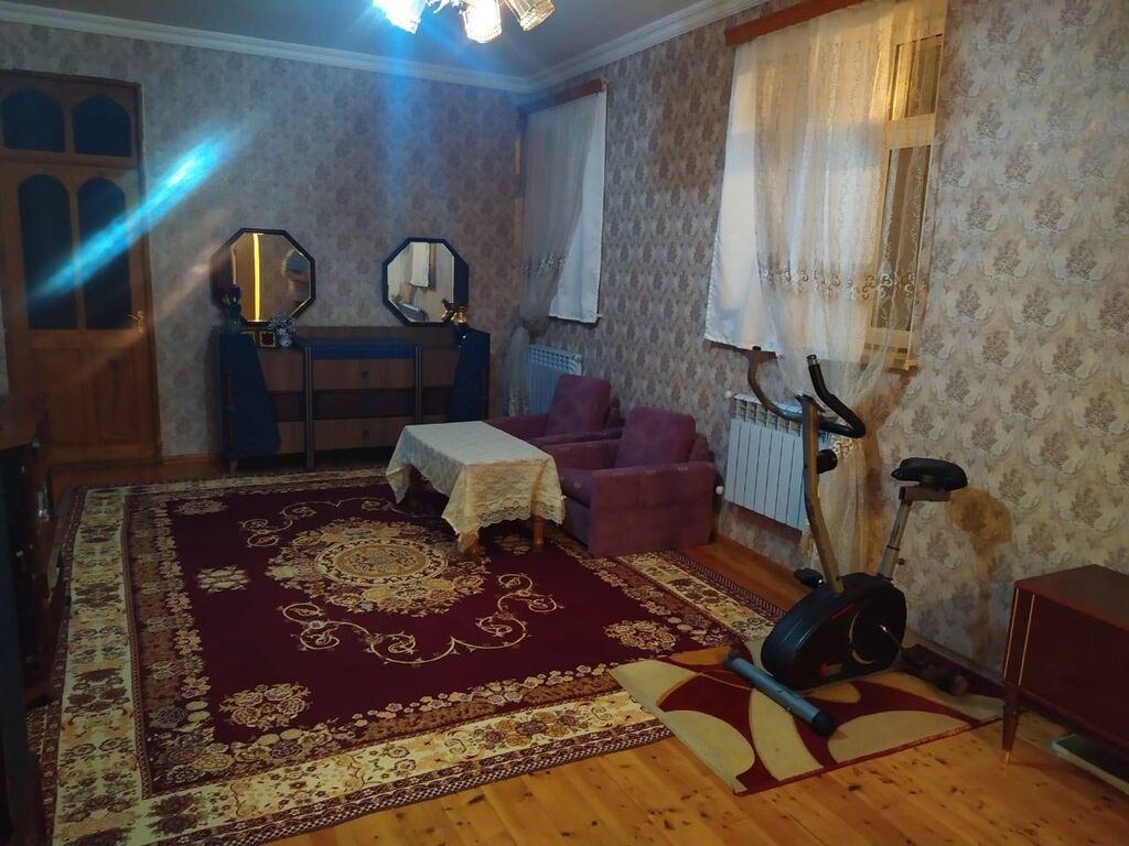 140 kv. m, 3 otaqlı, Kanalizasiya, Kombi, Su