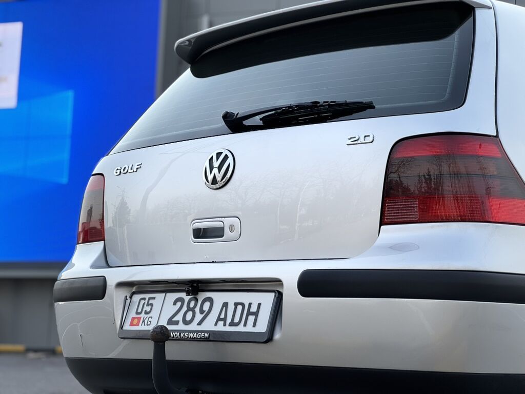 Volkswagen Golf: 2002 г., 2 л, Автомат, Бензин, Хэтчбэк: фото 4