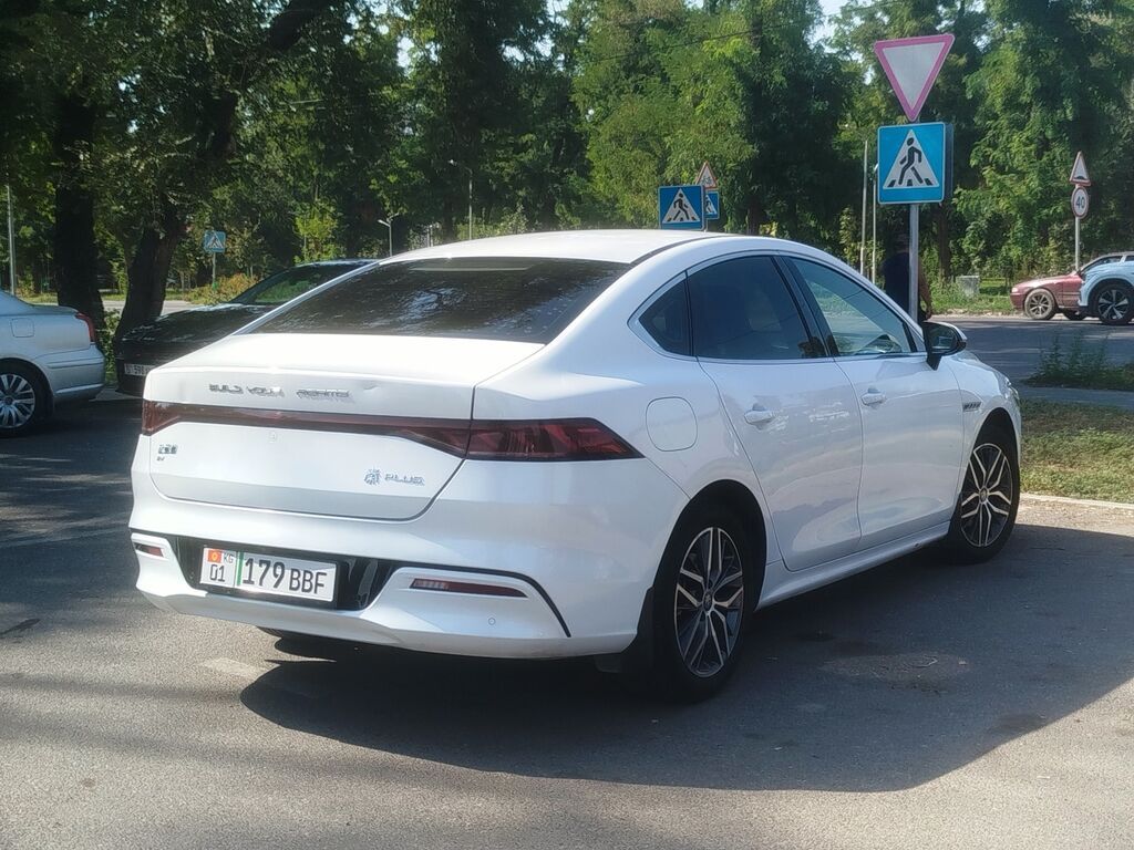 BYD Qin: 2022 г., Автомат, Электромобиль, Седан: фото 4