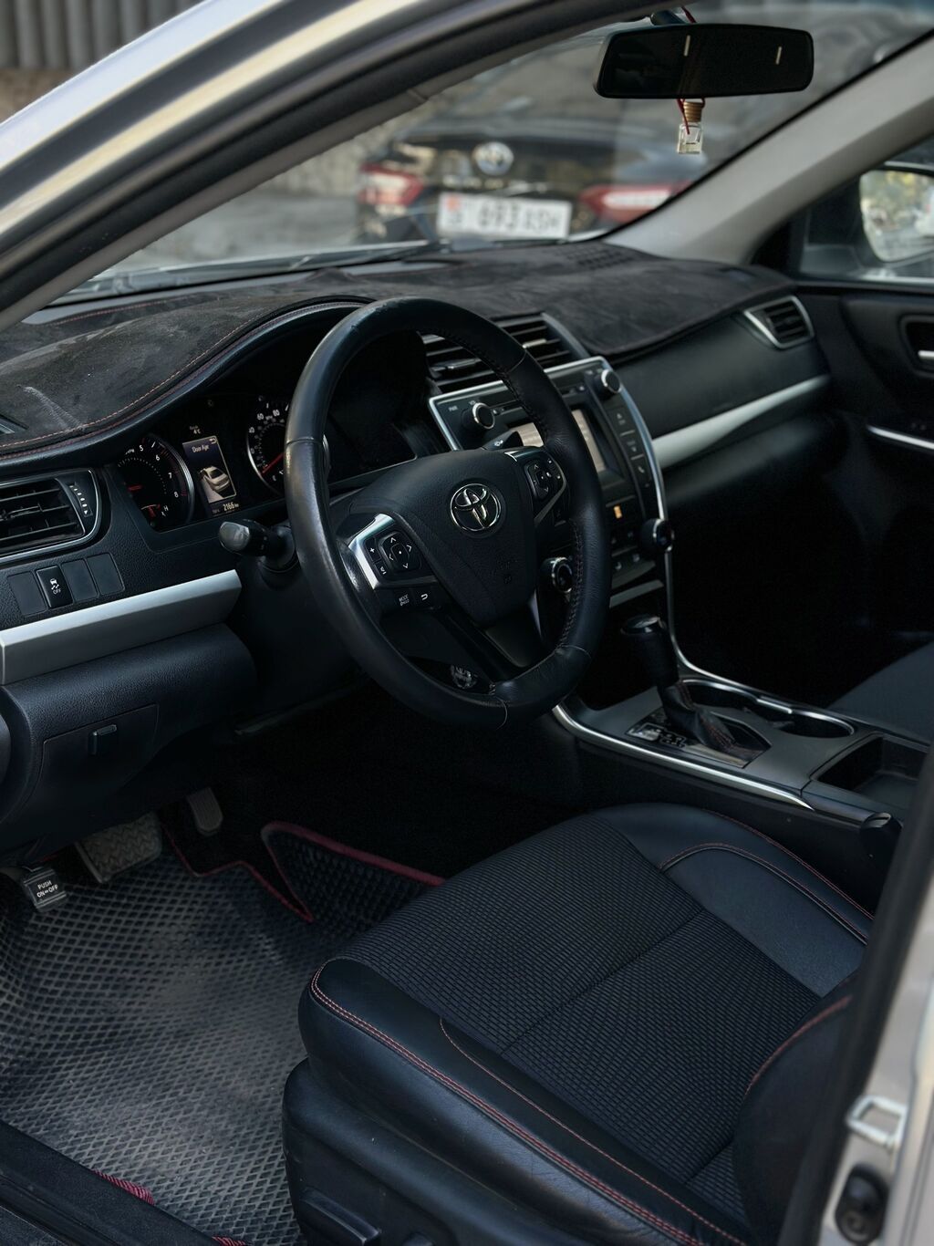 Toyota Camry: 2016 г., 2.5 л, Автомат, Бензин, Седан: фото 6