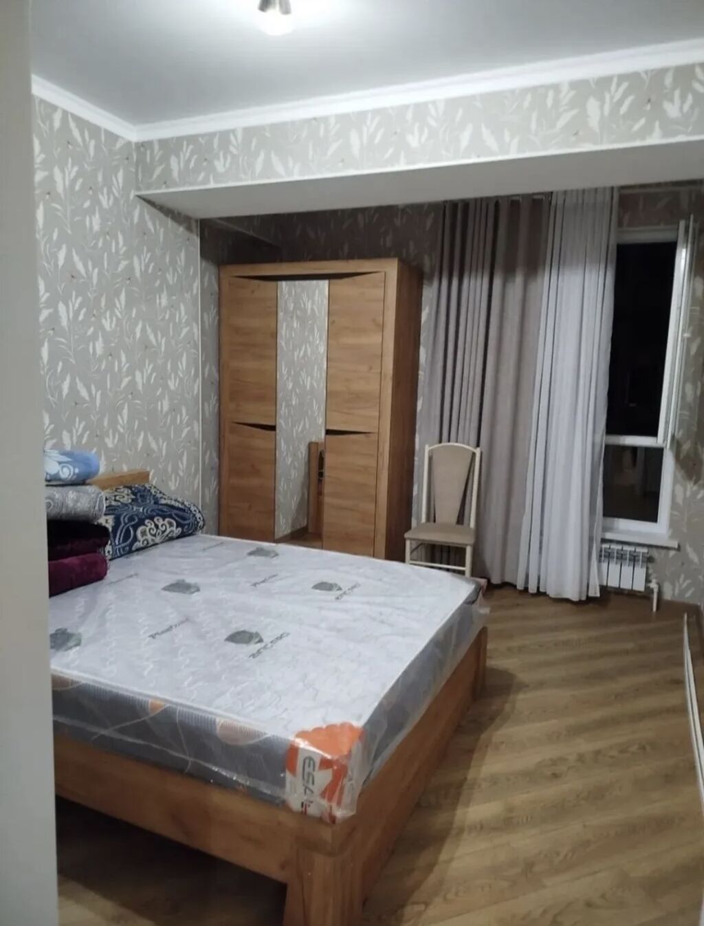 Сдается квартира со свежим ремонтом и новой мебелью. В спальне: фото 1