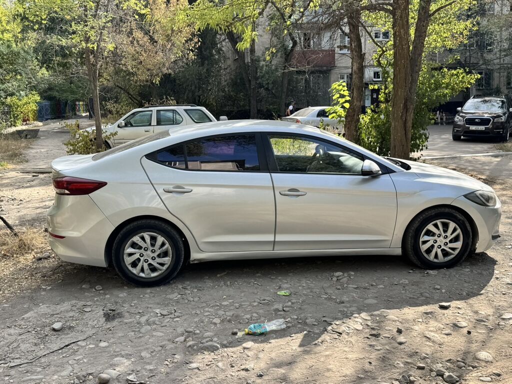 Hyundai Avante: 2018 г., 1.6 л, Автомат, Бензин, Седан: фото 5