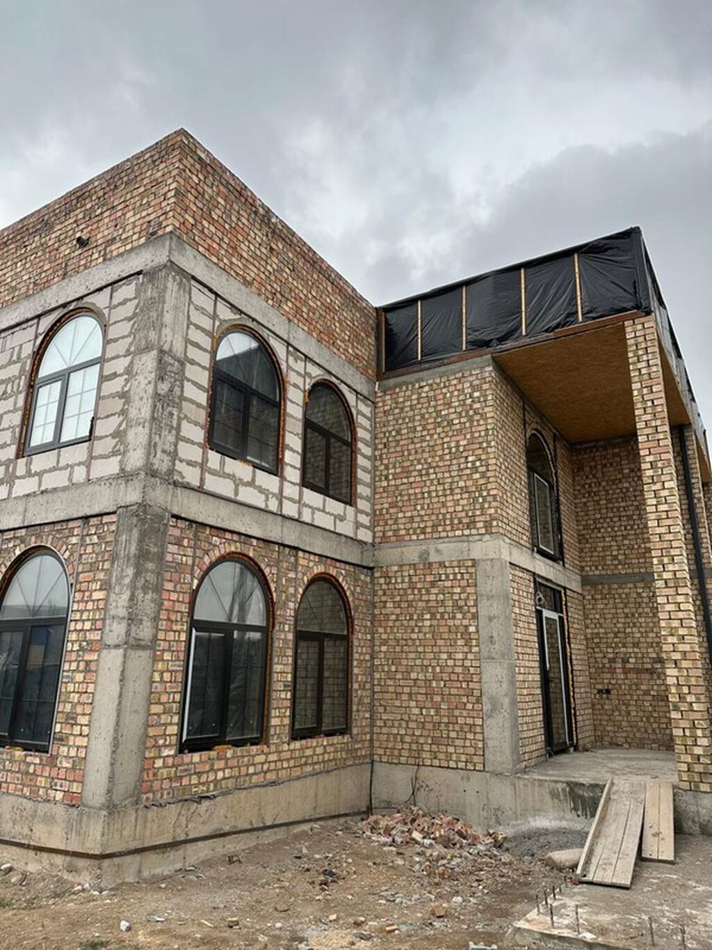 Продаются 2 таунхауса у Бишкека (250 м², 4 сотки): фото 1