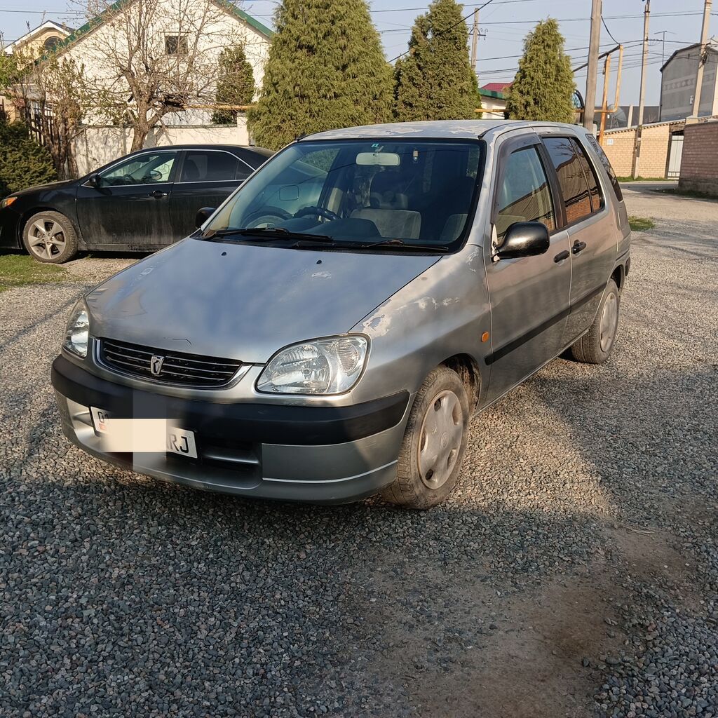 Toyota Raum: 2000 г., 1.5 л, Автомат, Бензин, Хэтчбэк: фото 2