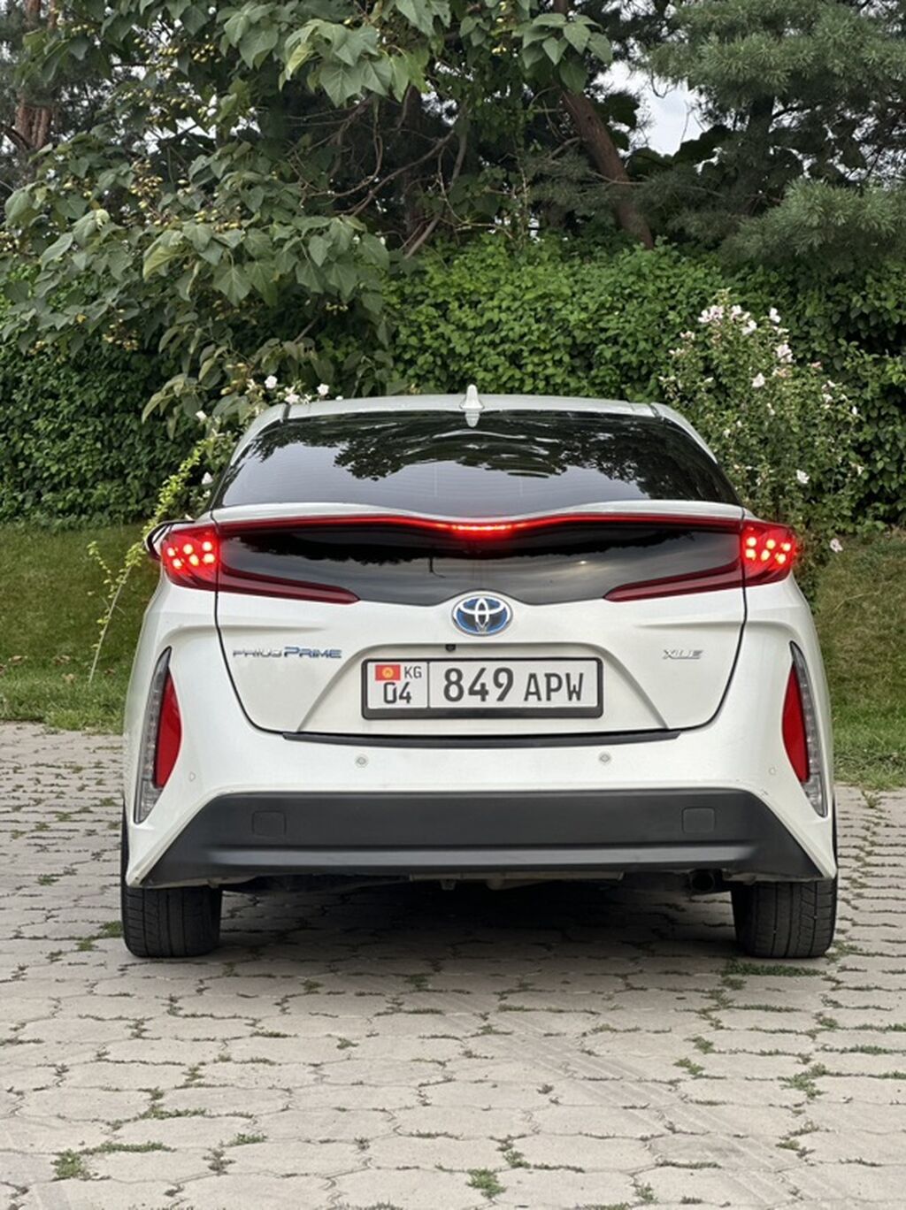Toyota Prius: 2017 г., 1.8 л, Вариатор, Гибрид, Лифтбек: фото 7