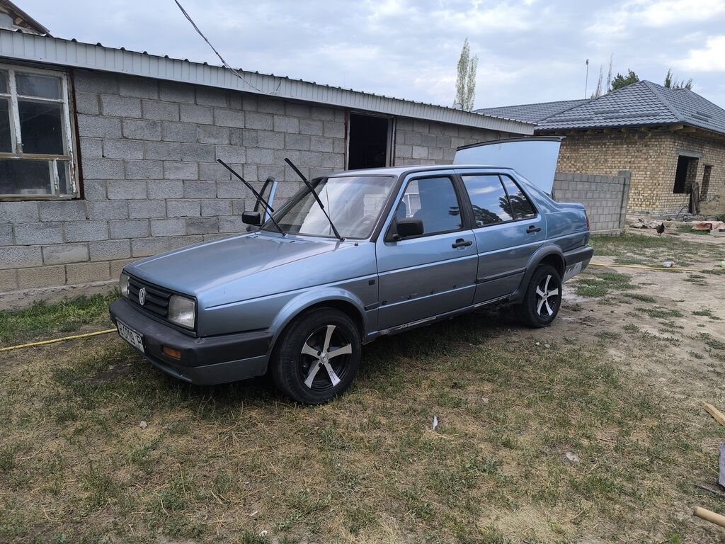 Volkswagen Jetta: 1991 г., Механика, Седан: фото 3