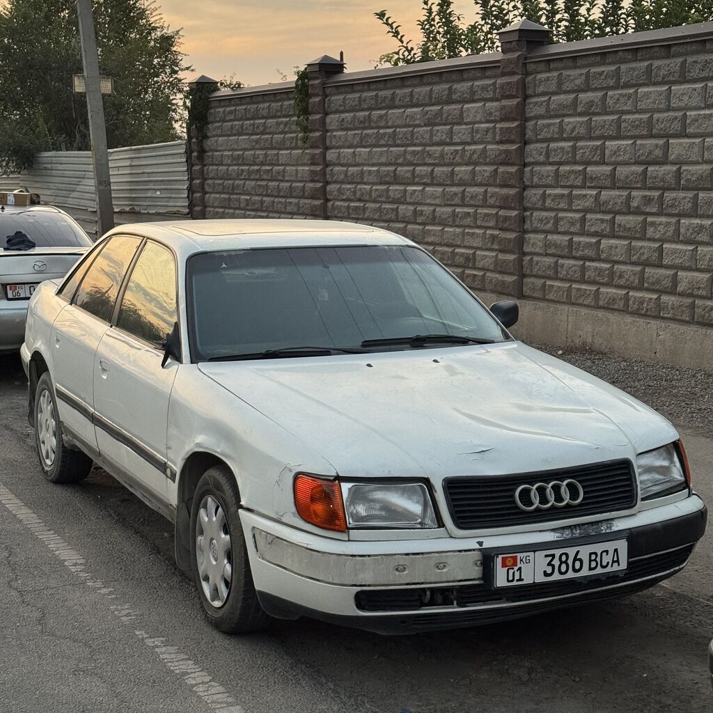 Audi 100: 1991 г., 2 л, Механика, Бензин, Седан: фото 1
