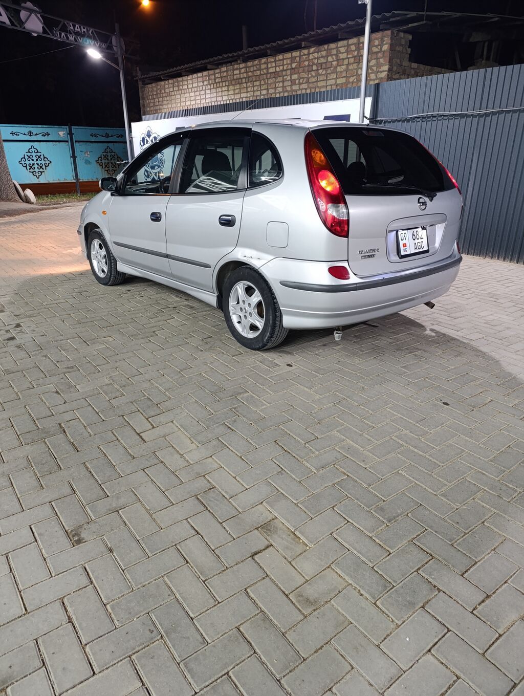 Nissan Tino: 2005 г., 1.8 л, Механика, Бензин, Минивэн: фото 8