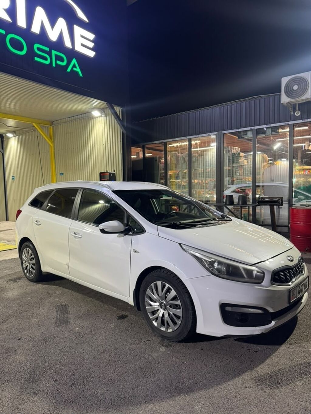 Kia Ceed: 2017 г., 1.6 л, Автомат, Бензин, Универсал — фото 3