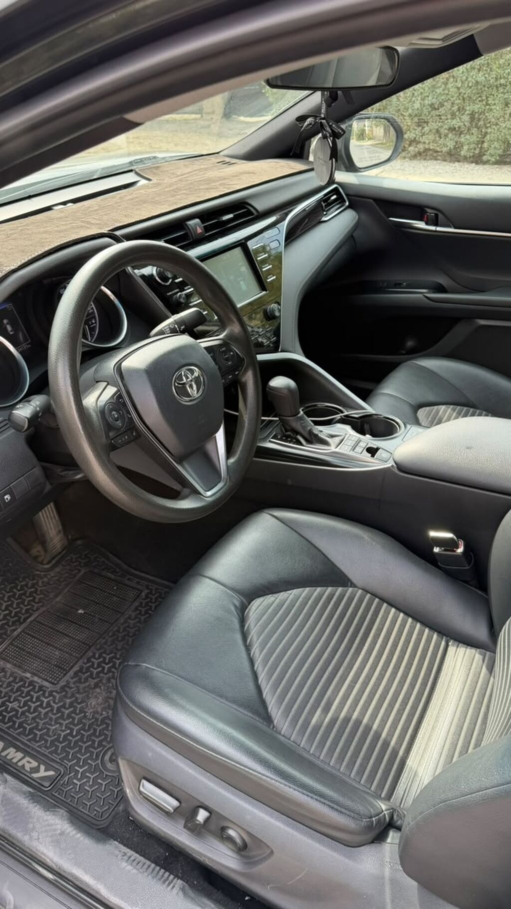 Toyota Camry: 2018 г., 2.5 л, Автомат, Гибрид, Седан: фото 4