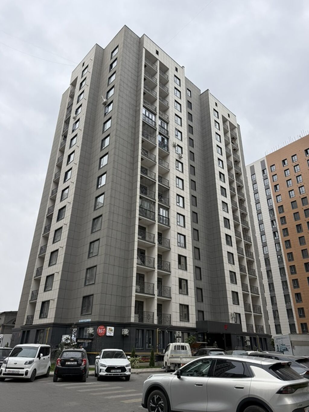 3 комнаты, 87 м², Пишпек Элитка, 12 этаж, ПСО (под самоотделку): фото 2