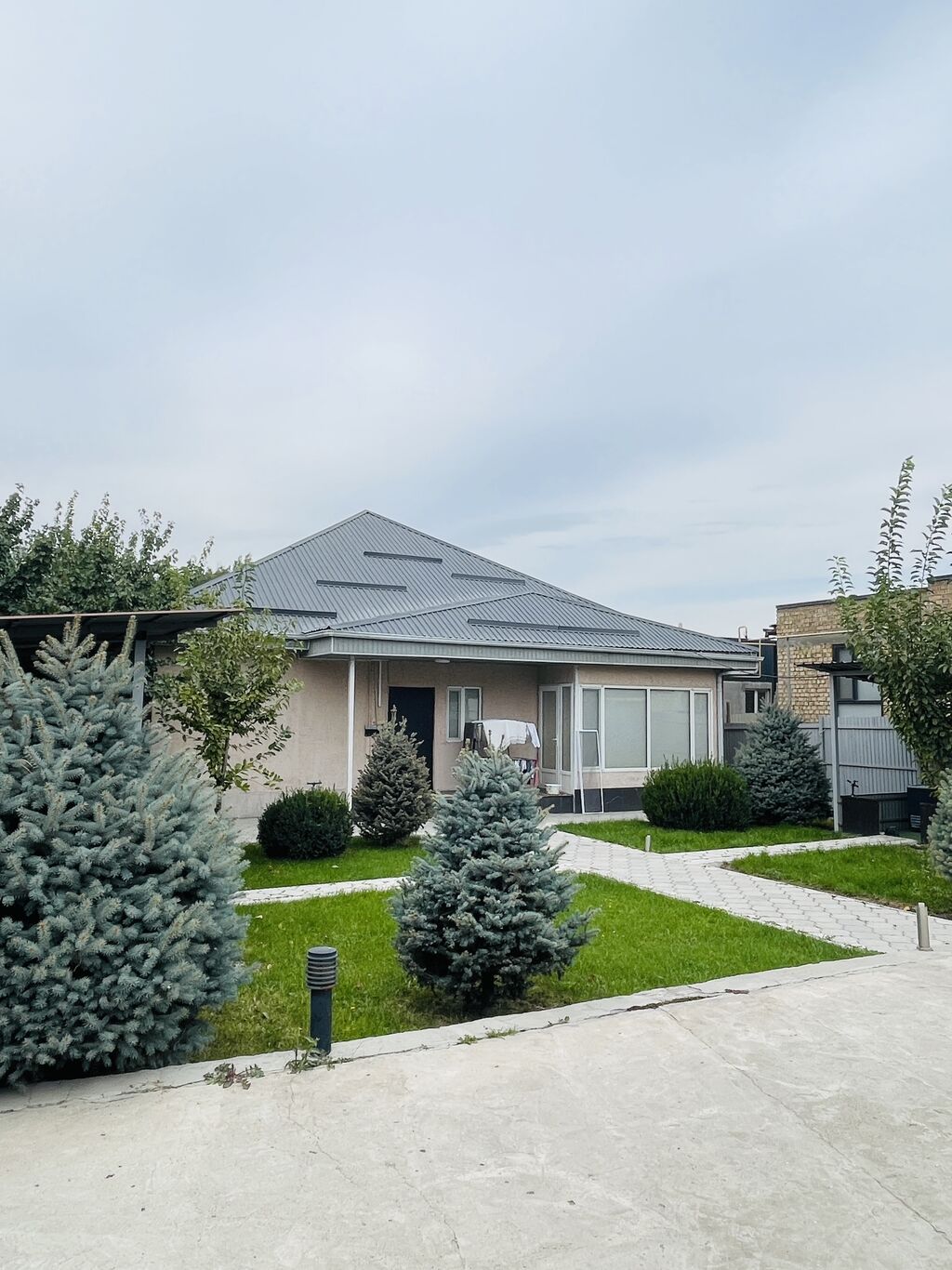 5 комнат, 135 м², 4 соток, Бишкек, Колмо ж/м Риэлтор: фото 1