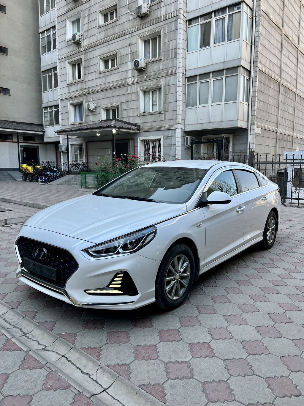Hyundai Sonata: 2021 г., 2 л, Автомат, Газ, Седан: фото 2