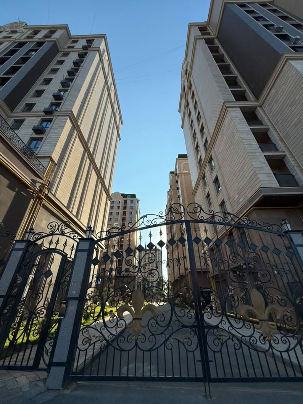 3 комнаты, 142 м², Ала-Арча ТРЦ Элитка, 11 этаж, ПСО (под самоотделку): фото 1