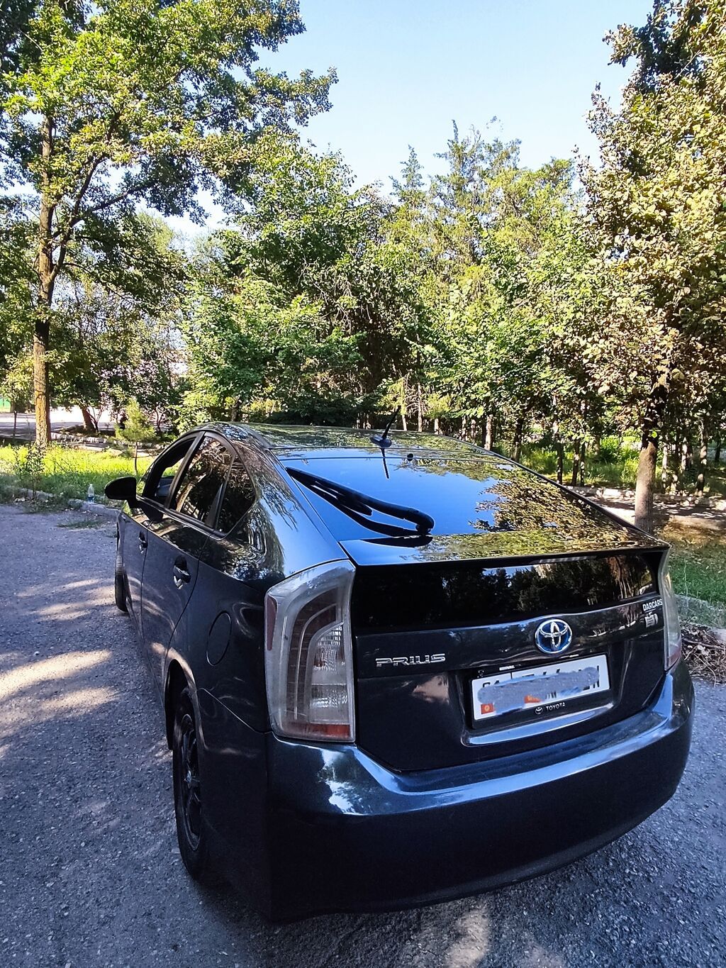 Toyota Prius: 2013 г., 1.8 л, Вариатор, Гибрид, Хэтчбэк: фото 3