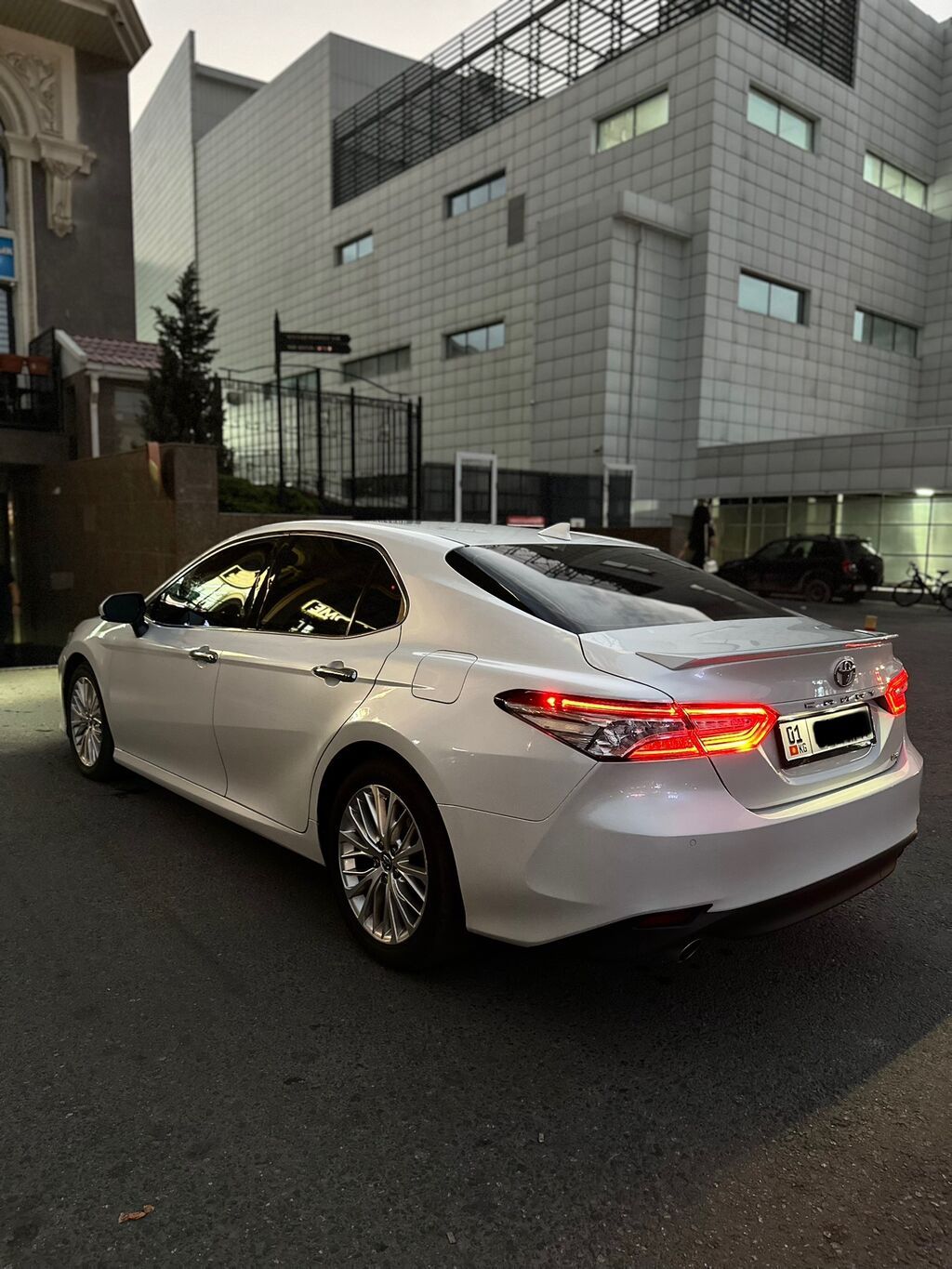 Toyota Camry: 2019 г., 3.5 л, Автомат, Бензин, Седан: фото 8