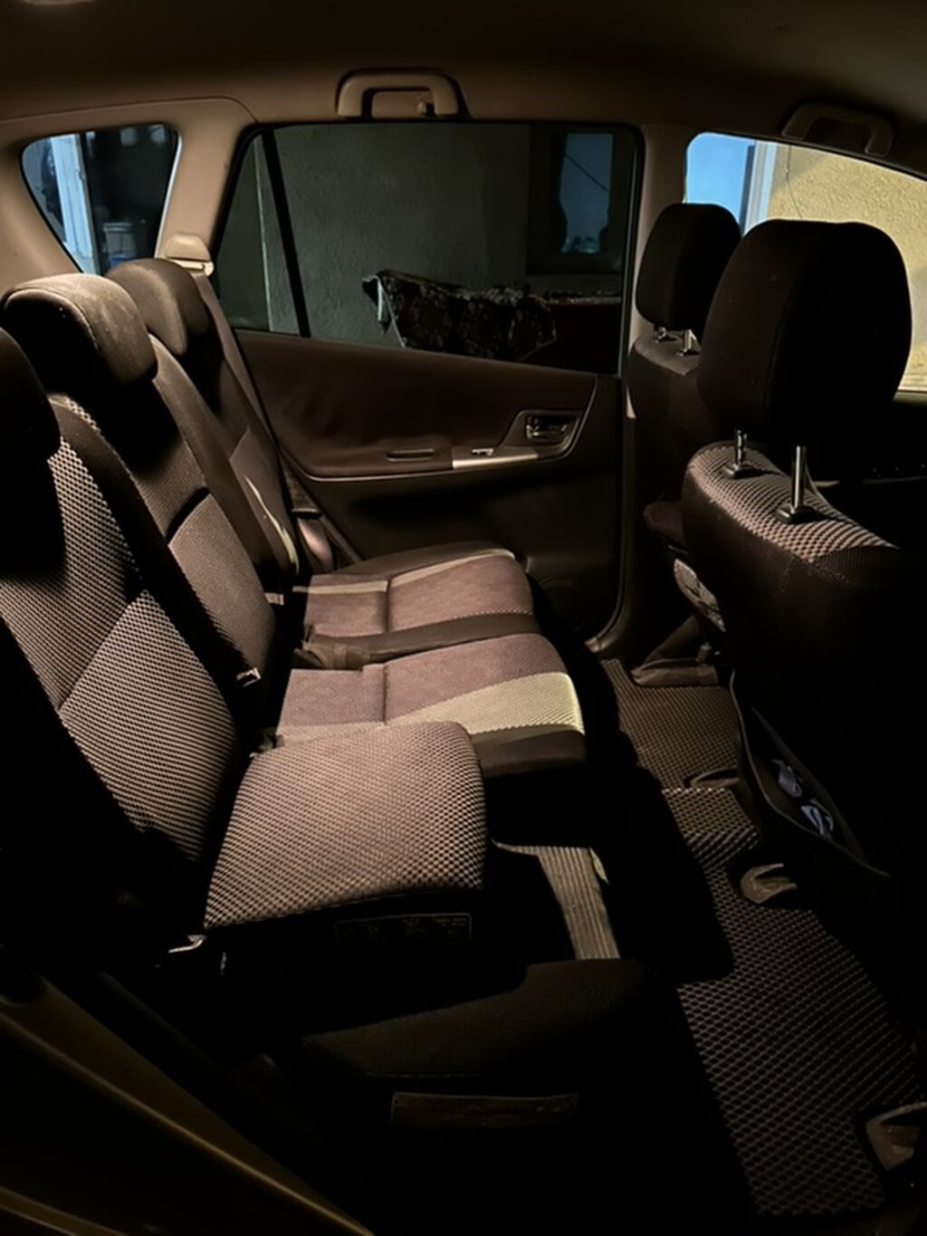 Toyota Corolla Verso: 2002 г., 1.8 л, Механика, Бензин, Минивэн: фото 7