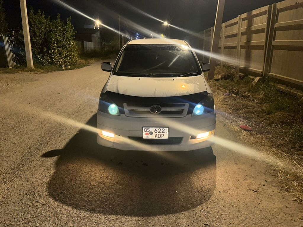 Toyota Ipsum: 2002 г., 2 л, Автомат, Бензин, Минивэн: фото 2